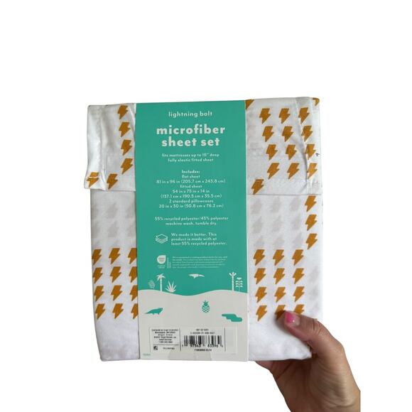 Pillowfort Kids Yellow Full Microfiber Sheet Set - Picture 3 of 3